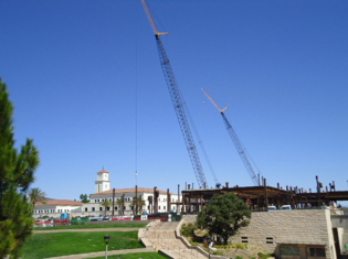 Student Union construction site, fall 2012, with crane